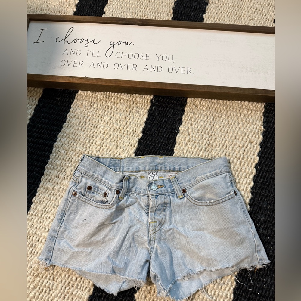 Lucky Brand The Cut Off  Shorts Womens Size 2/26 Denim Jean Distressed
